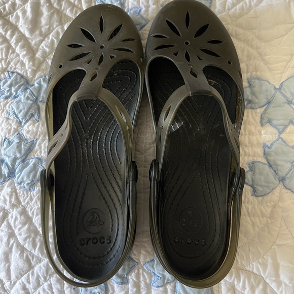 CROCS T-strap Size 9 Maryjanes - Picture 1 of 4